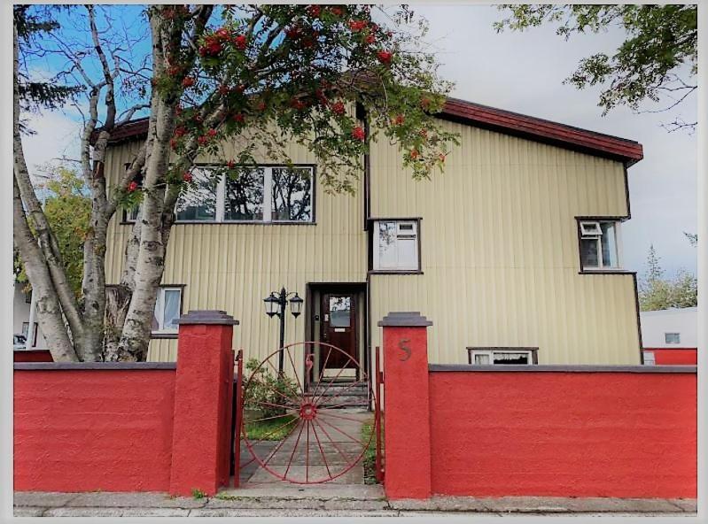 Akureyri Center Rooms Экстерьер фото